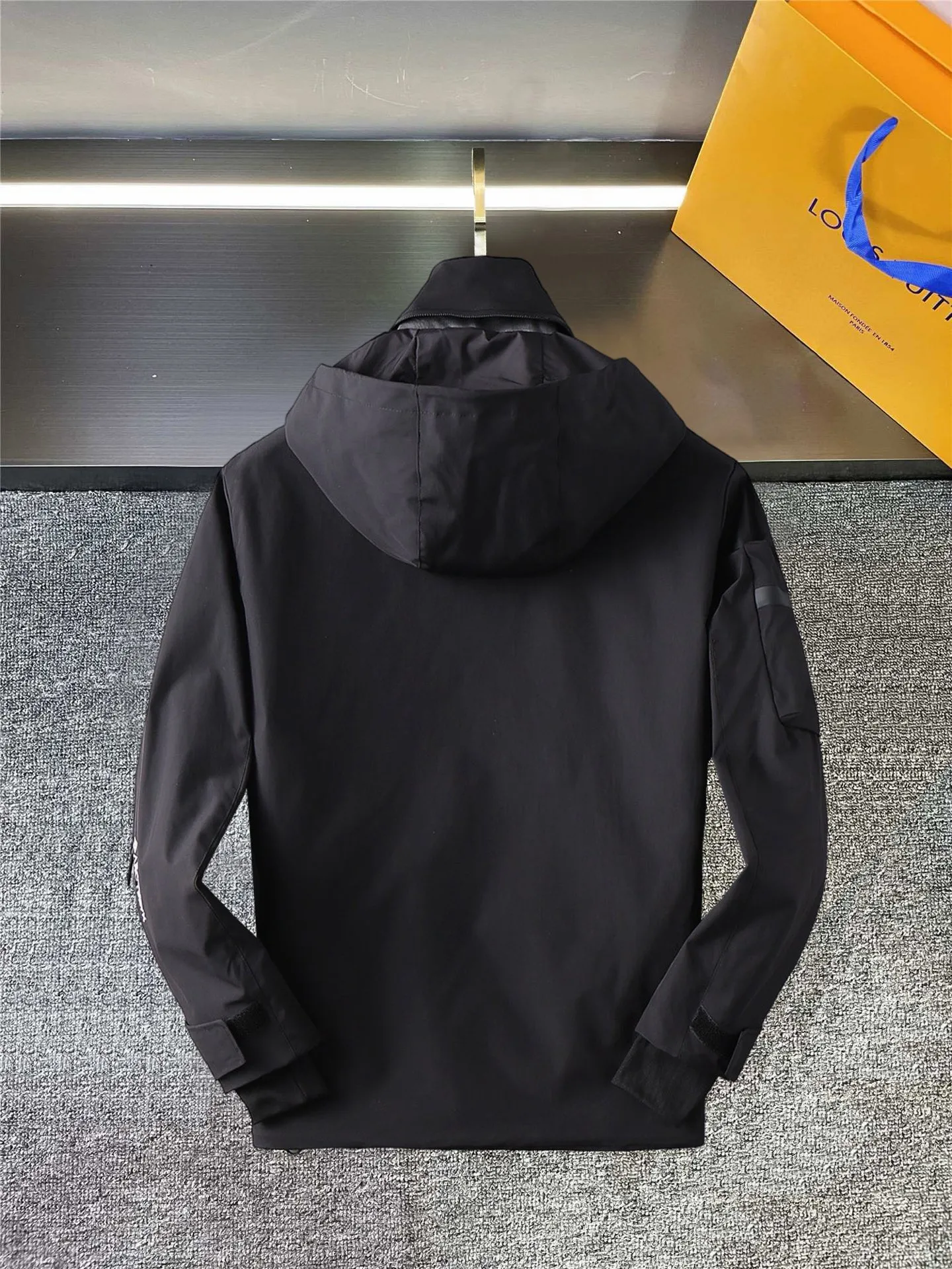 Same Style， ， 2026 New Arrival ， Original Premium Breathable ， ， ， Quality。 ， Sizes：M～3XL，